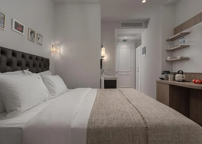 No 39 Svolou Suites